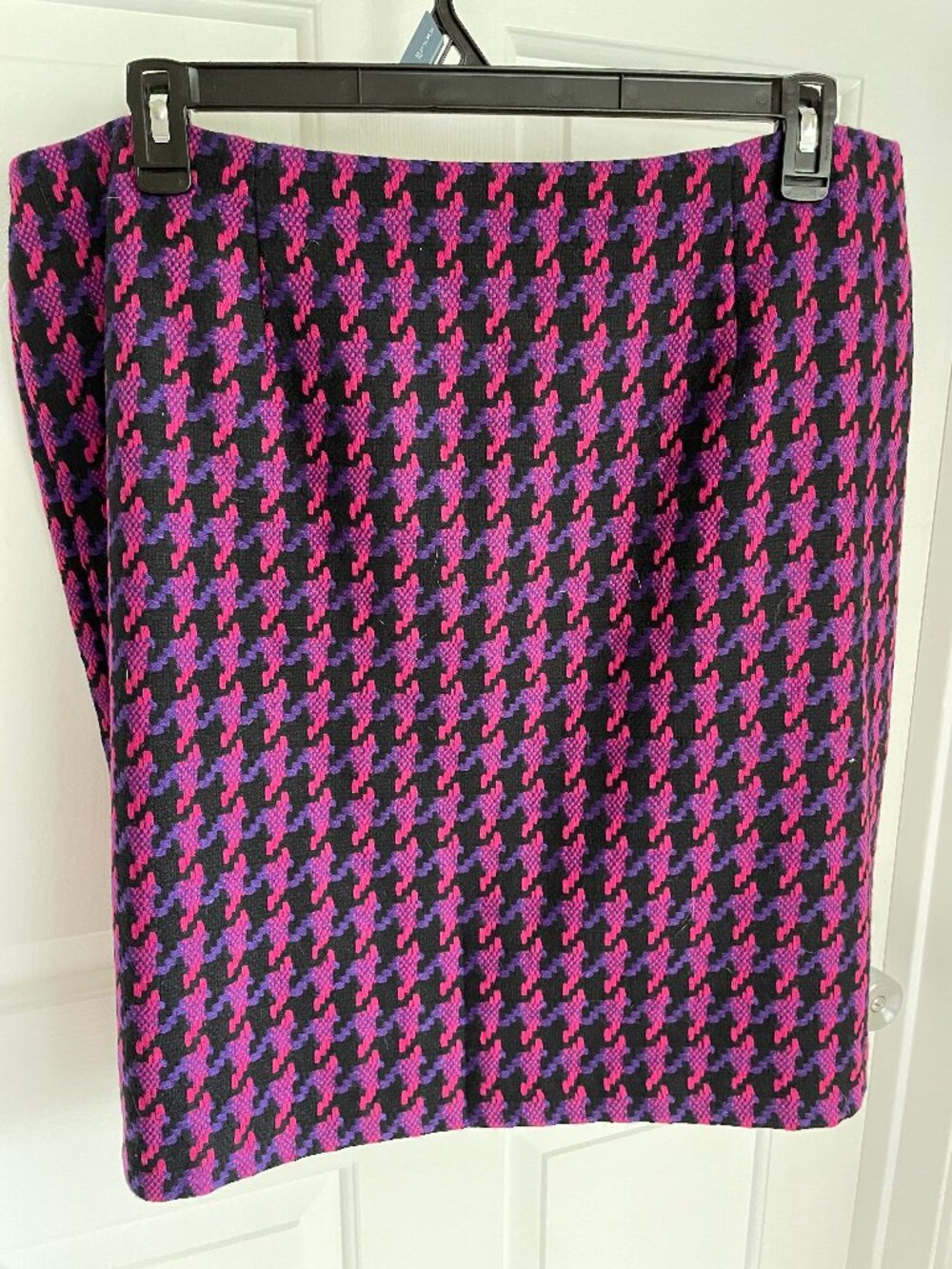 Talbots Black/Purple/Fuchsia Houndstooth Skirt – NWT Size 18W